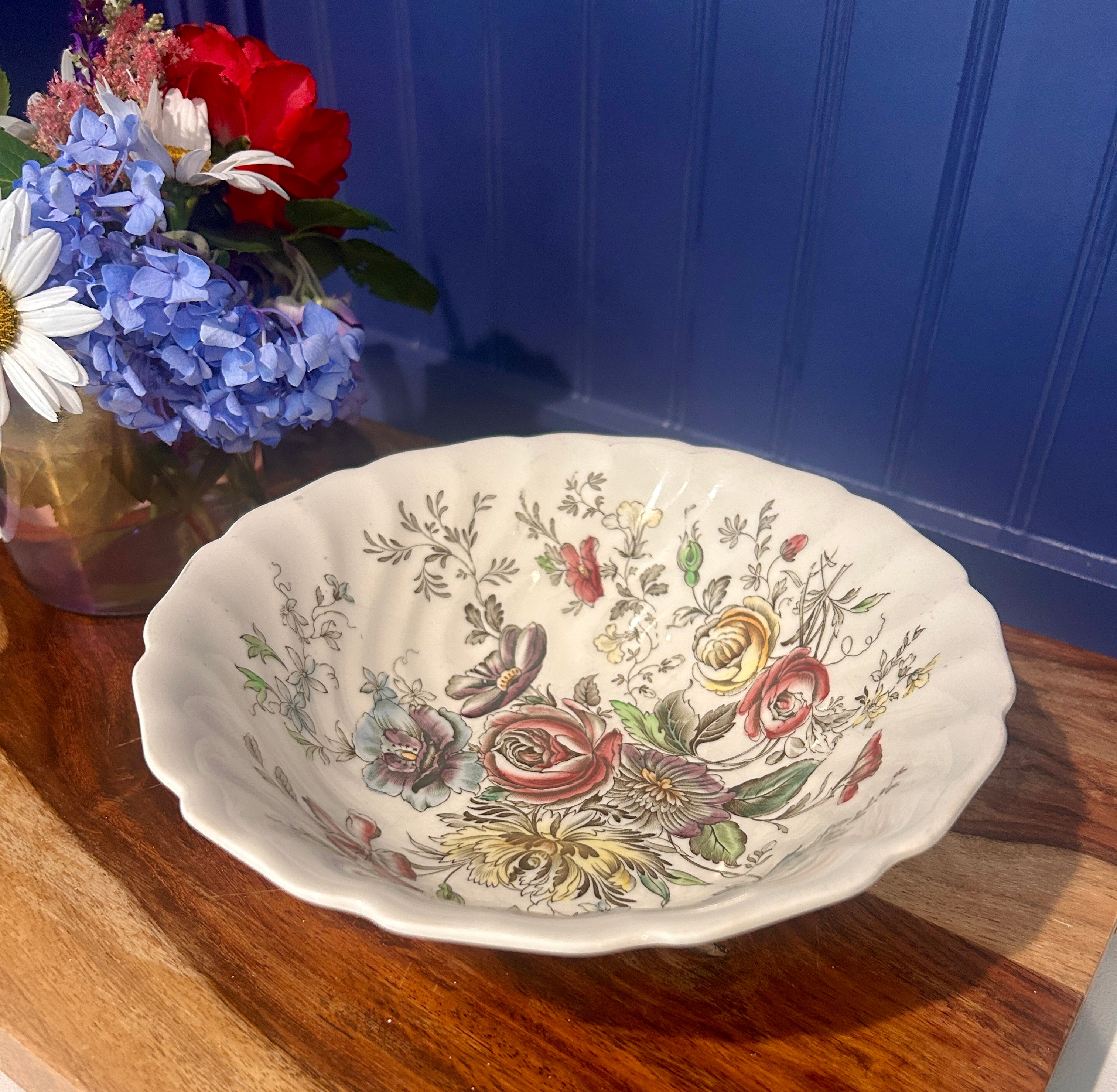 Vintage Johnson Brothers “Sheraton Floral Center” Ironstone Bowl