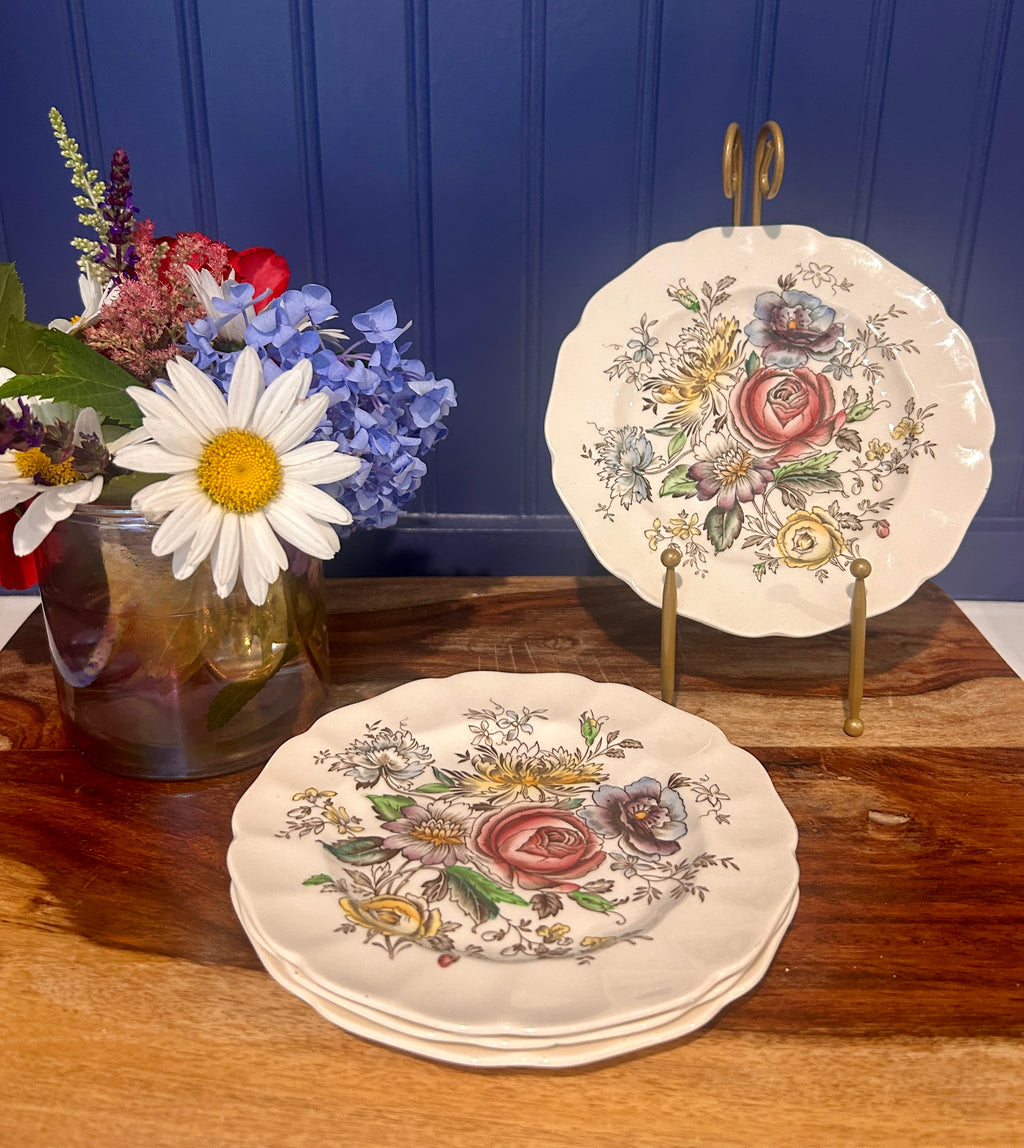 Vintage Johnson Brothers “Sheraton Floral Center” Ironstone Plates- Set of 4