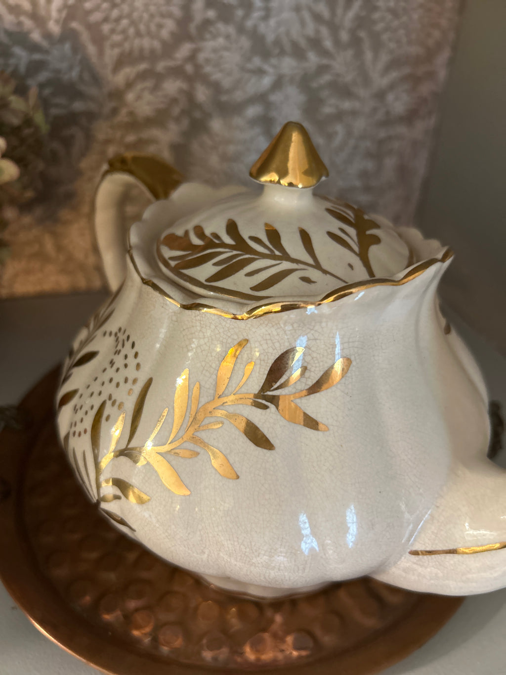 Vintage Arthur Wood England Cream & Gold Leaf Teapot
