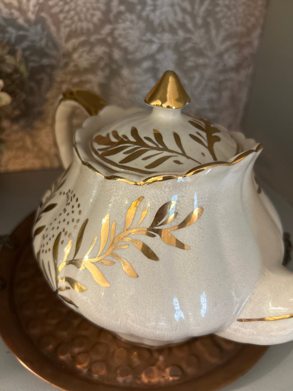 Vintage Arthur Wood England Cream & Gold Leaf Teapot