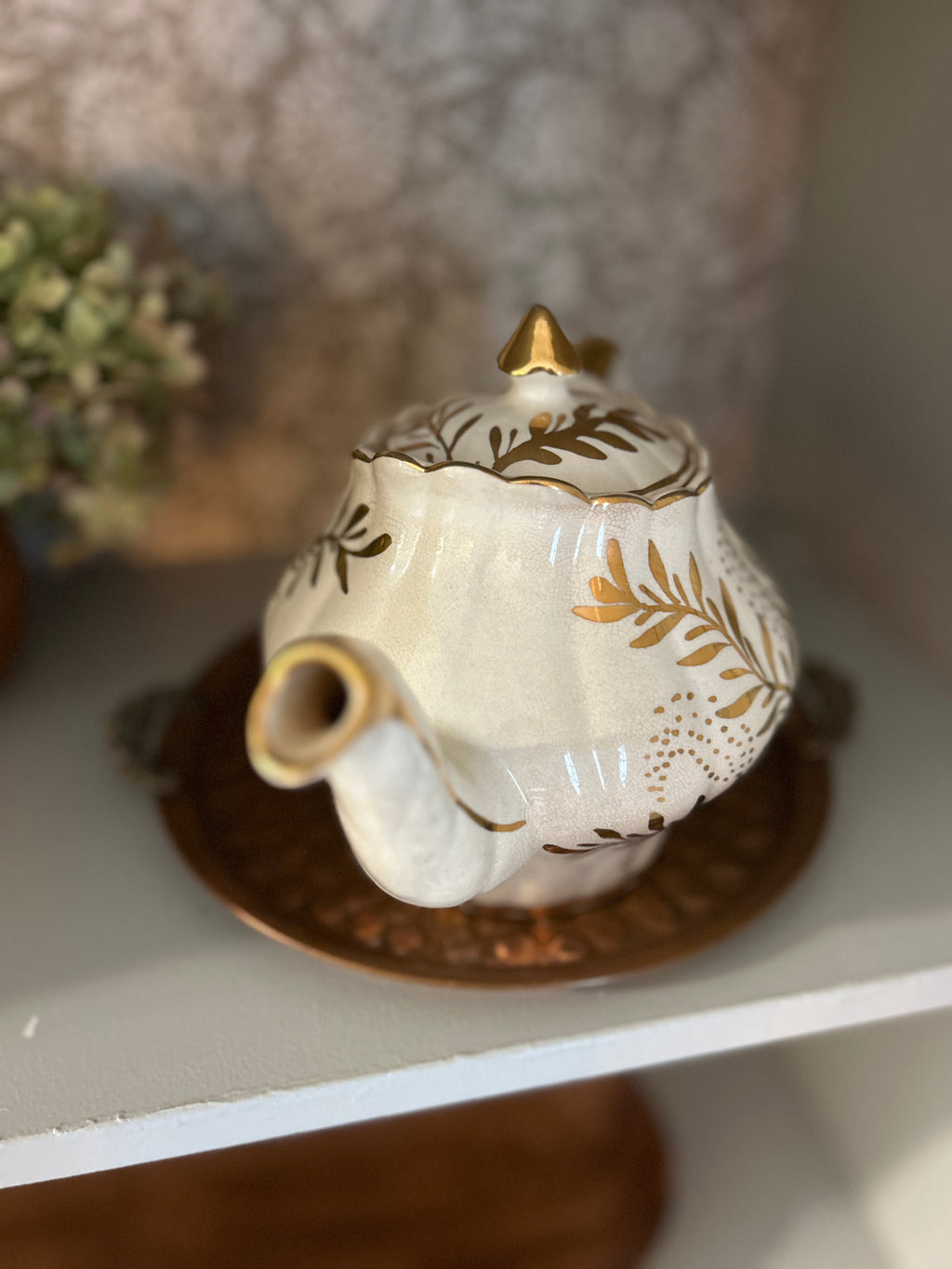 Vintage Arthur Wood England Cream & Gold Leaf Teapot
