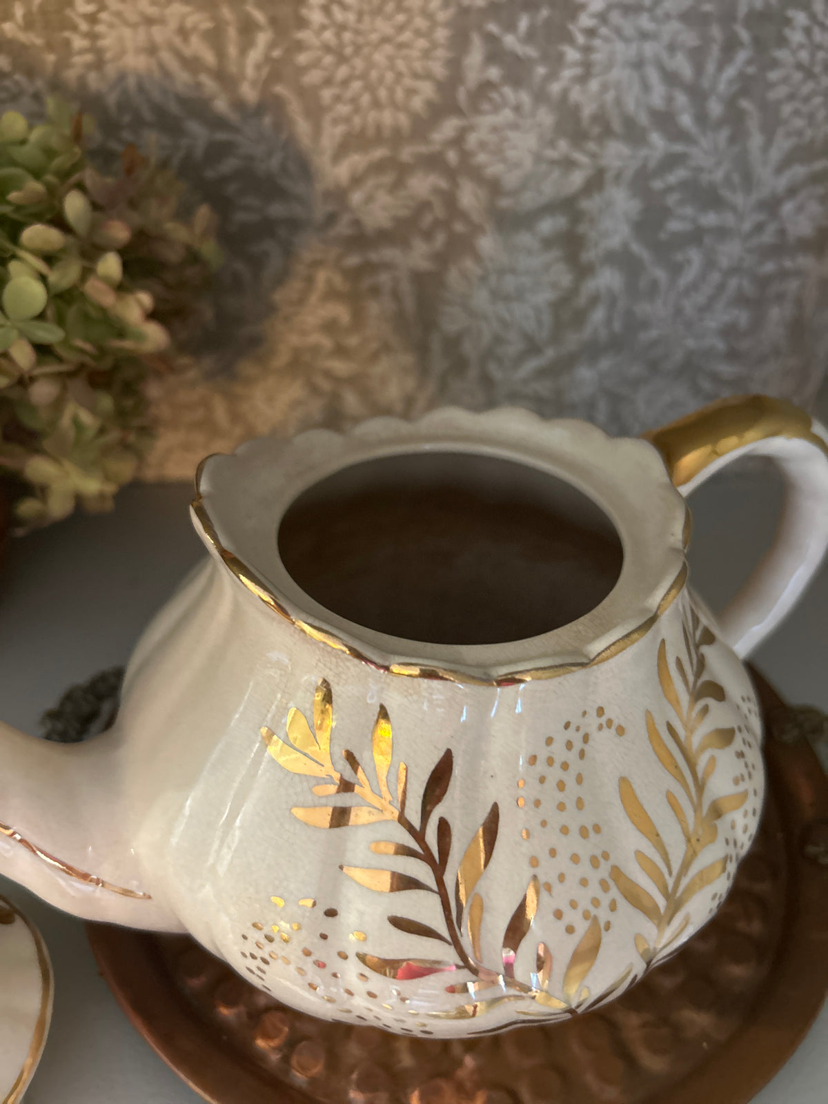 Vintage Arthur Wood England Cream & Gold Leaf Teapot