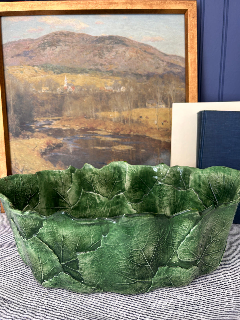 Vintage Hand-painted Italian Vietri Leaf Relief Bowl