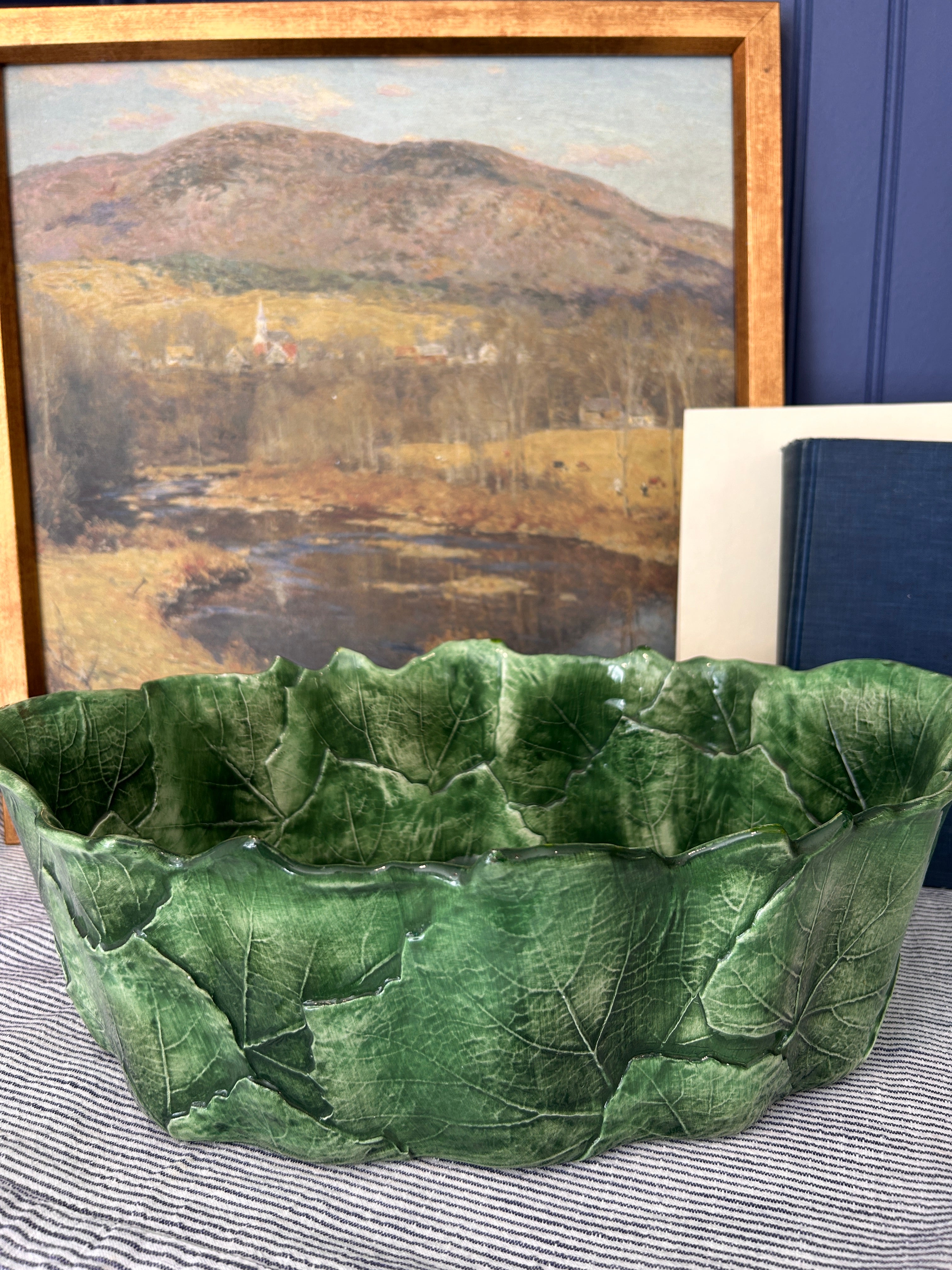 Vintage Hand-painted Italian Vietri Leaf Relief Bowl