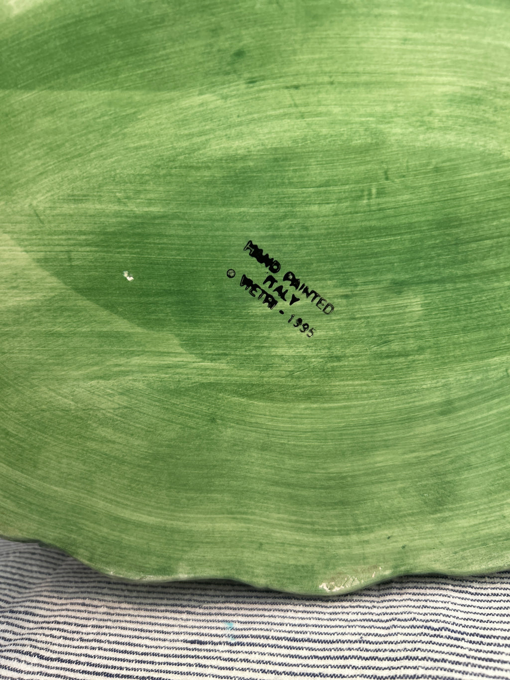 Vintage Hand-painted Italian Vietri Leaf Relief Bowl