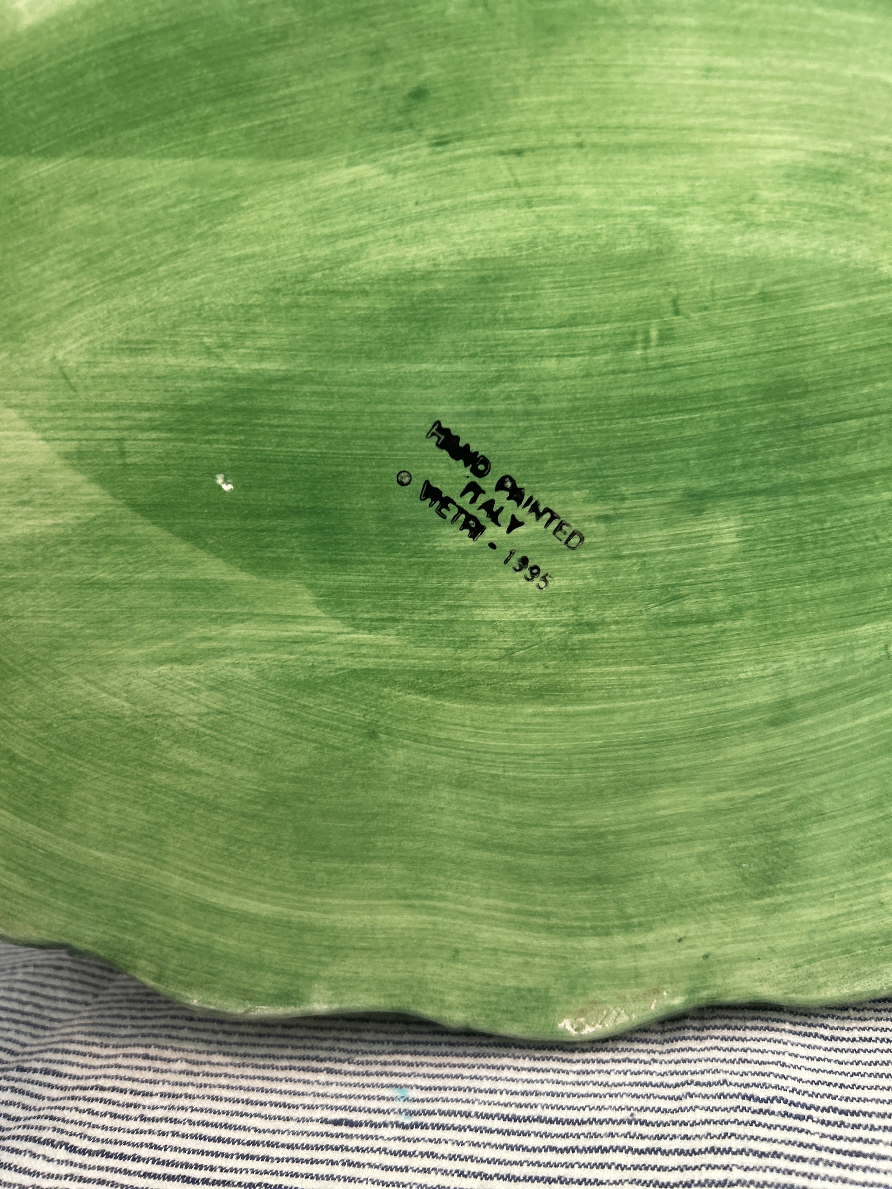 Vintage Hand-painted Italian Vietri Leaf Relief Bowl