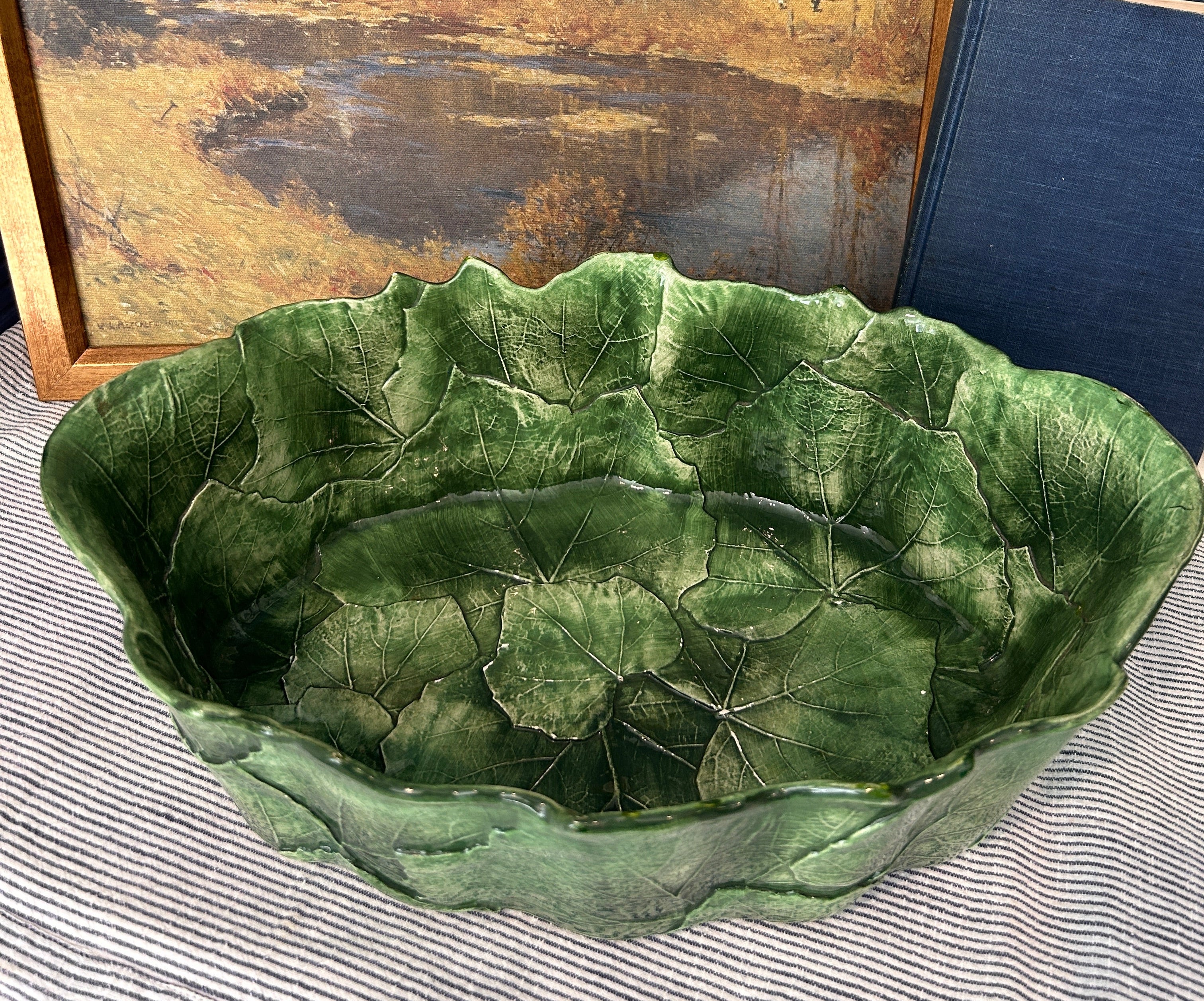 Vintage Hand-painted Italian Vietri Leaf Relief Bowl