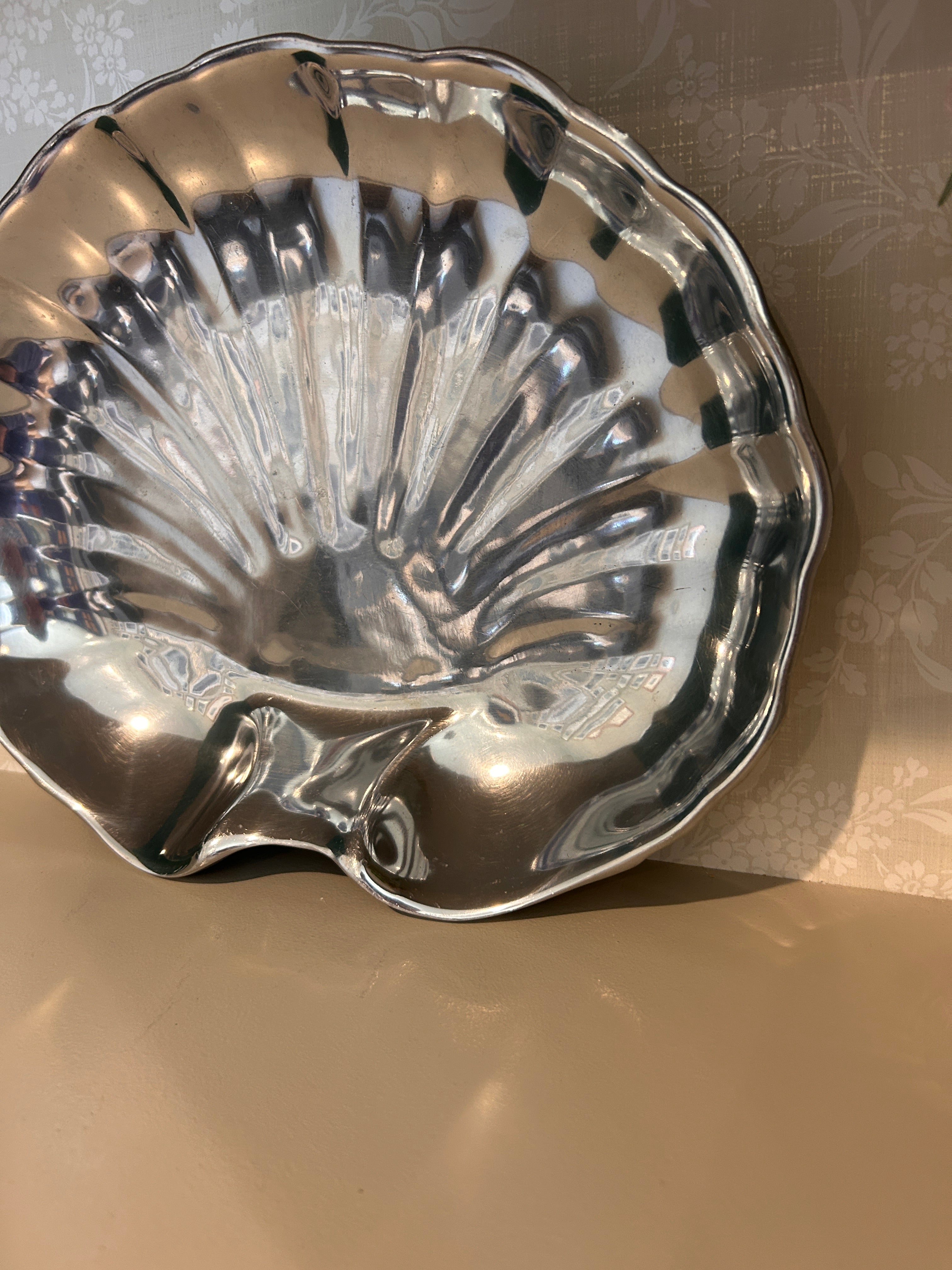 Vintage Wilton Co. RWP Pewter Shell Decorative Tray